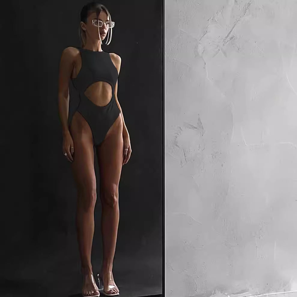 Eprolo sleeveless hollow-out jumpsuit with navel-revealing design, showcasing a sexy, fitted style for hot girl fashion.